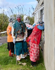 At Leo Glass and Rachel Green's house.