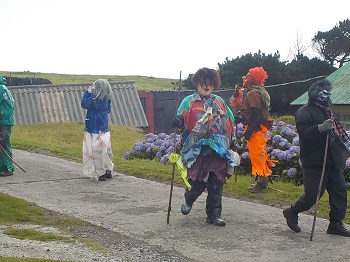 Hunting ladies