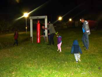 Ringing the fishing gong on Old Year's Night