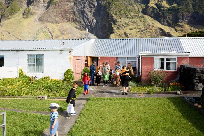 Children and mums doing the rounds.