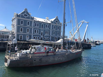 Pelagic Australis leaving Cape Town harbour