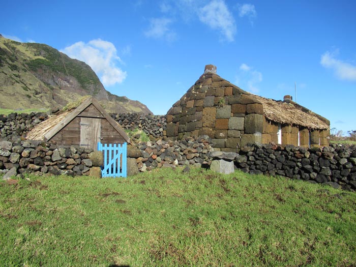 Another picture of the Thatched House Museum