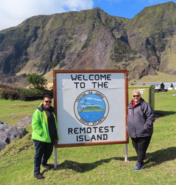 Proof that Paula and Tracy are on the world's remosted island