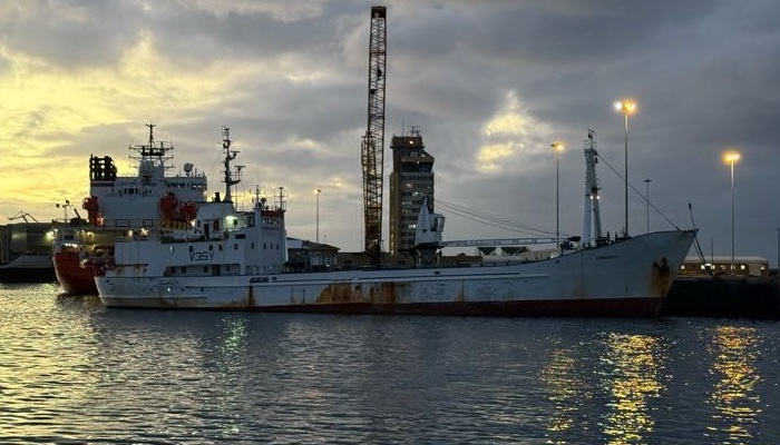MFV Edinburgh in Cape Town Harbour