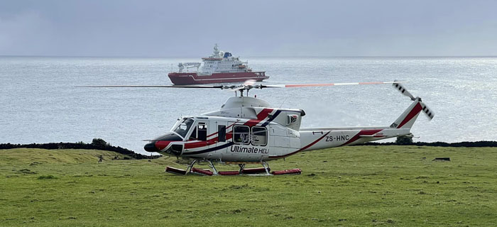 Passengers being helicoptered to the SA Agulhas II