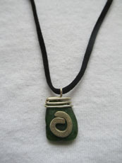 TT22 - Suede necklace set in sterling silver with small beach stone or seaglass (2) 25cm length